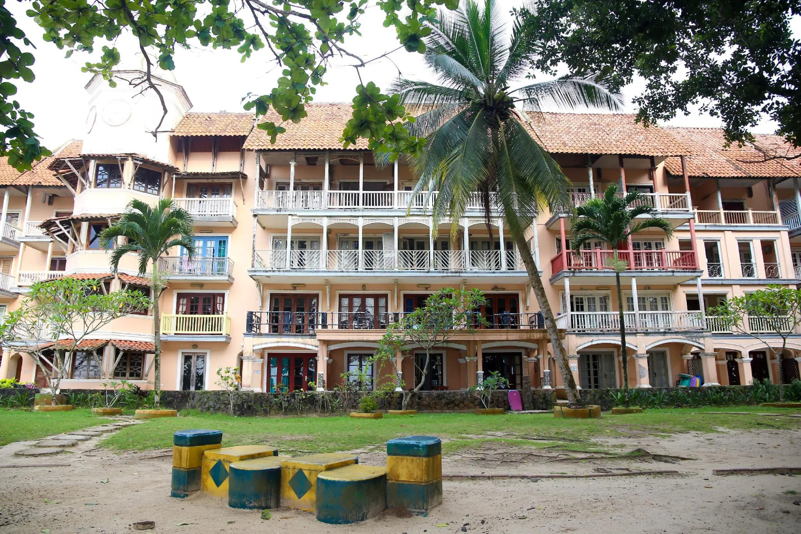 Kondominium Pantai Carita Utara