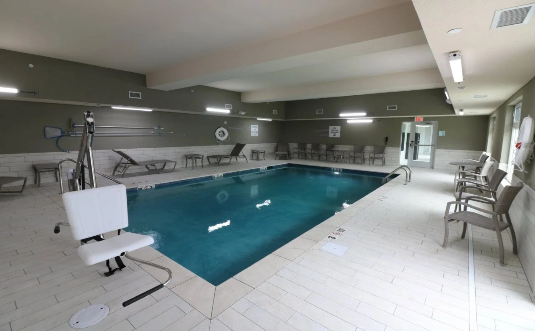 Holiday Inn Express & Suites Coffeyville by IHG