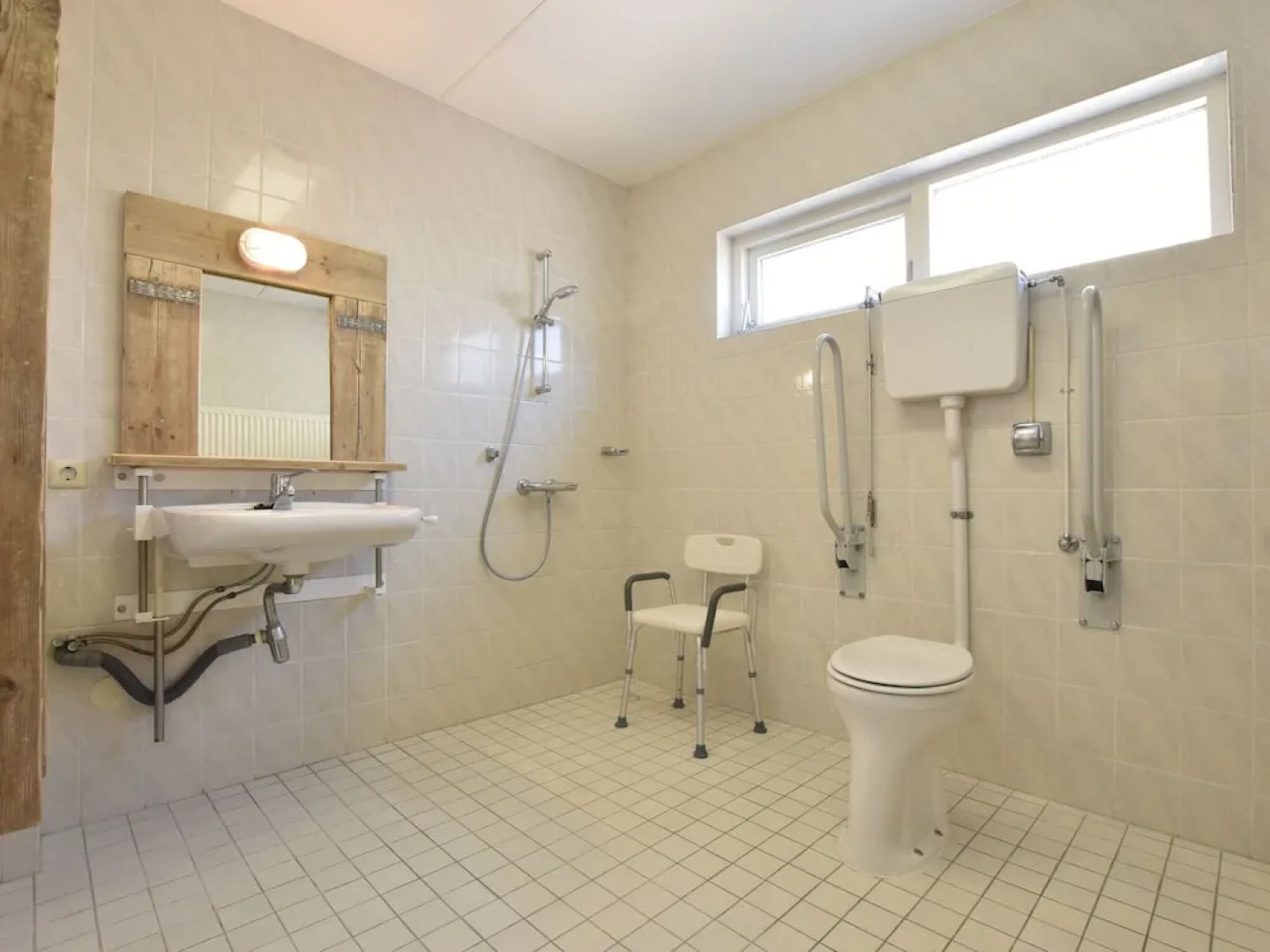 Holiday home in Dalfsen with terrace and garden with barbecue