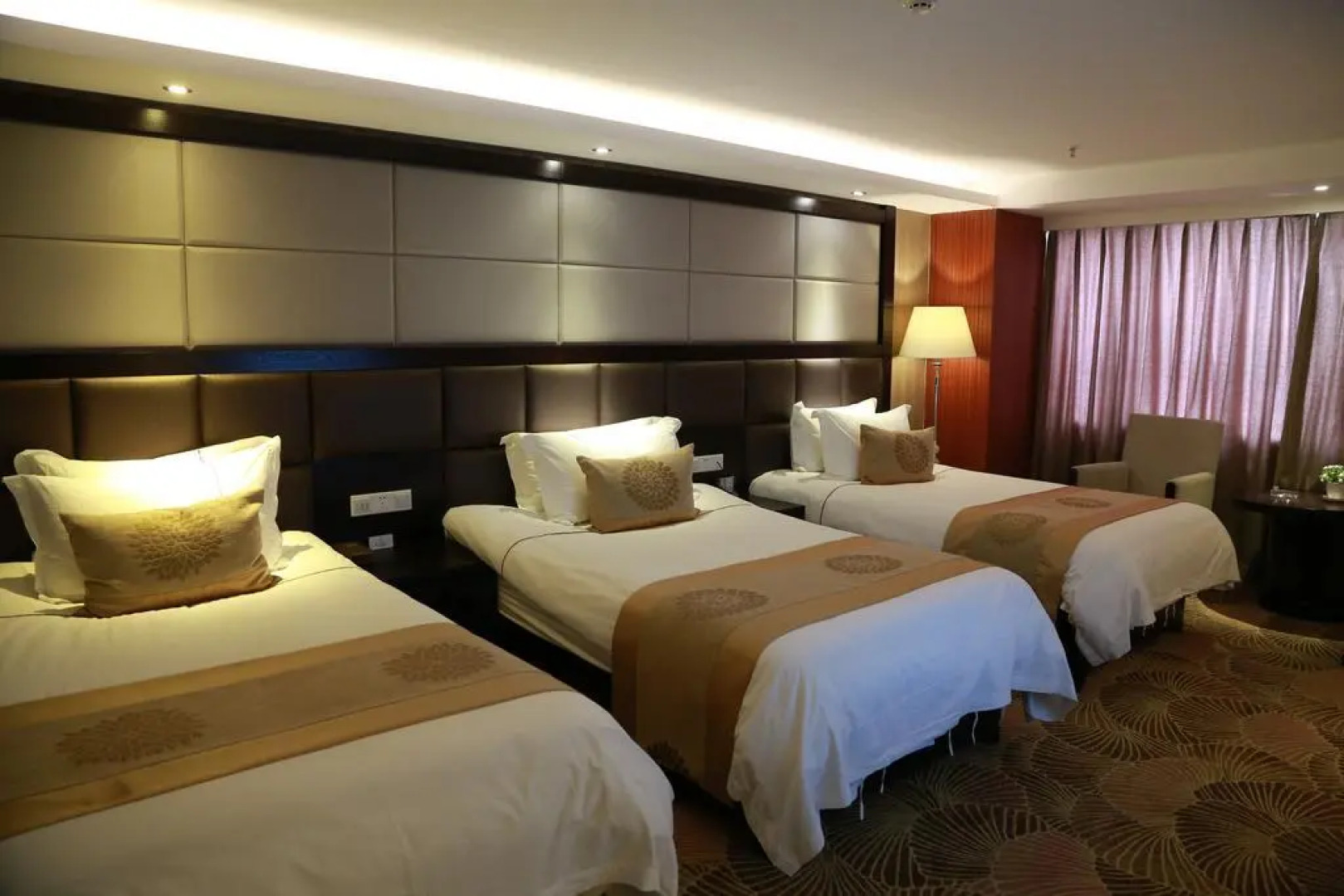 Hometown Lotus Hotel