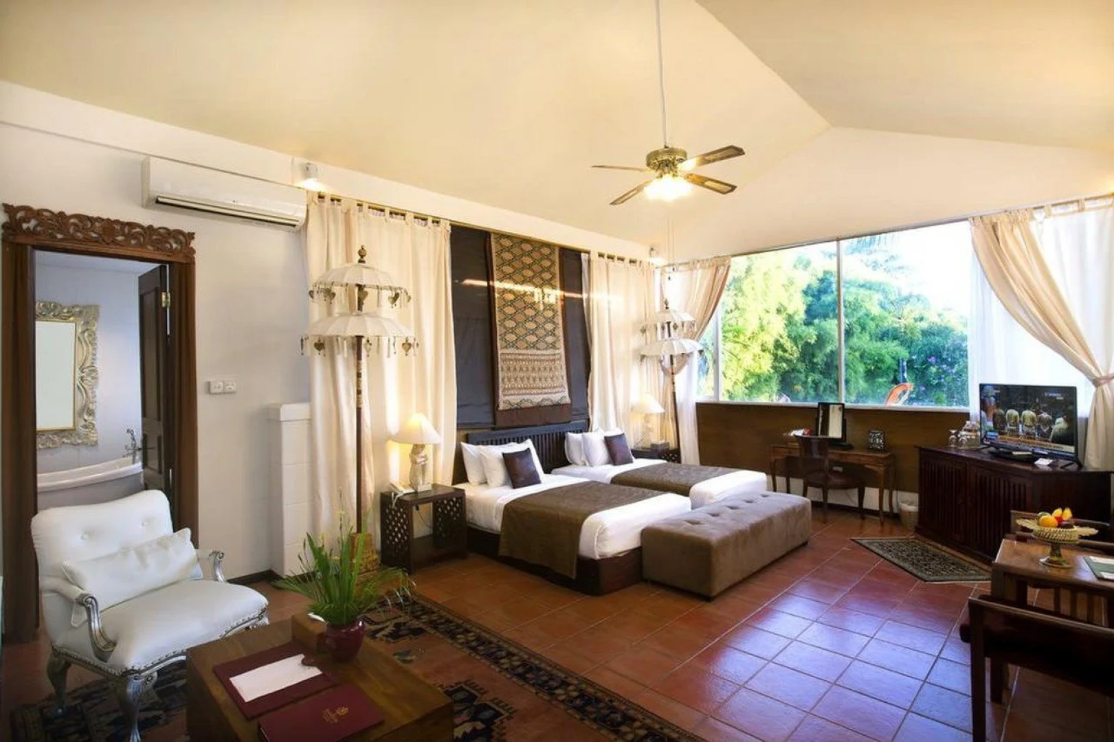 The Mansion Resort Hotel & Spa