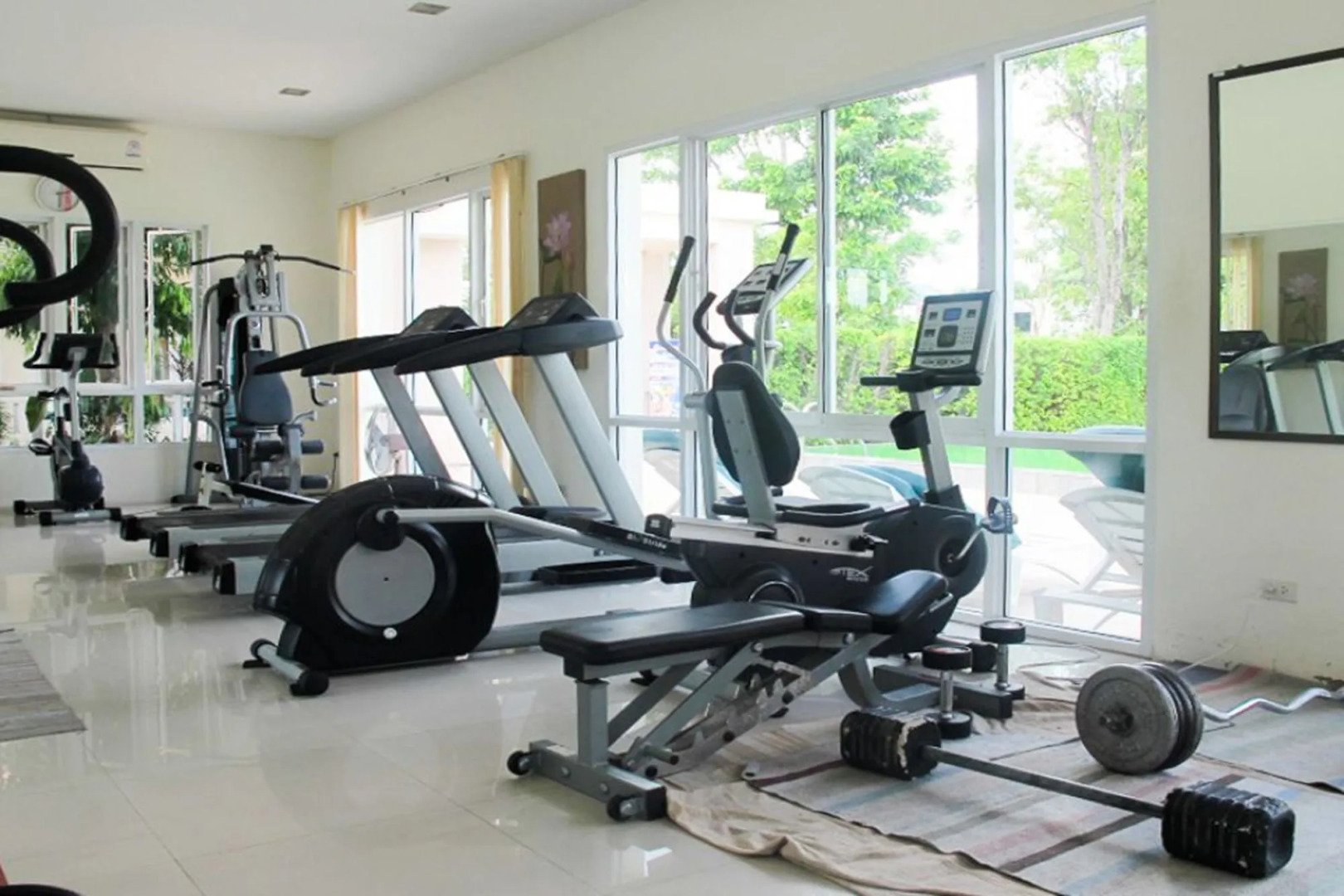 Seastar Hotel And Service Apartment