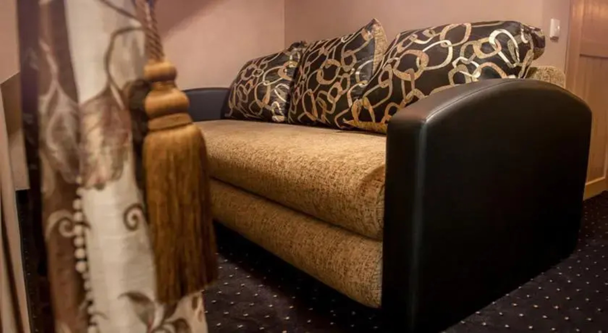 Svečių Namai Žasliuose