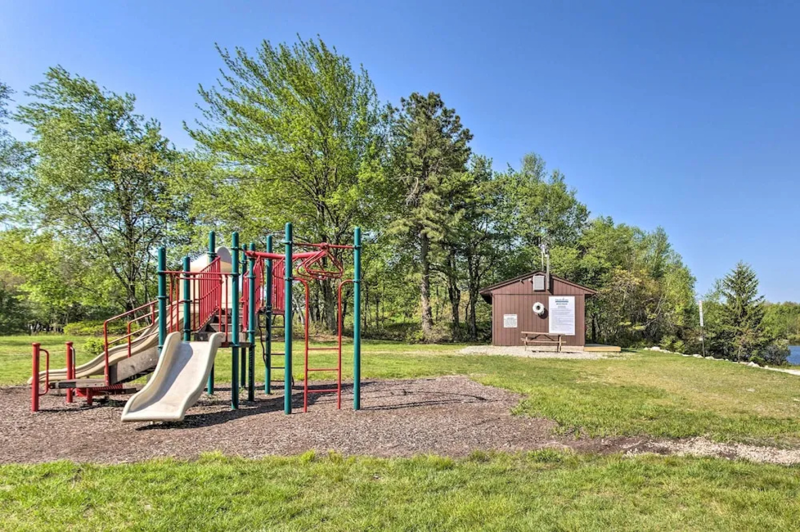 Fire Pit & Community Beach: Poconos Getaway!