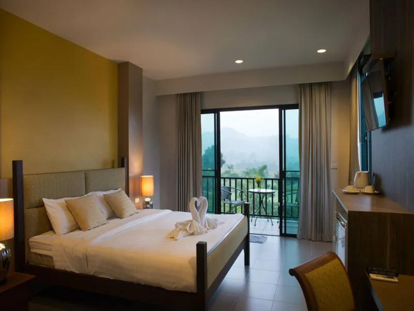 Dern Din Du Dao Resort