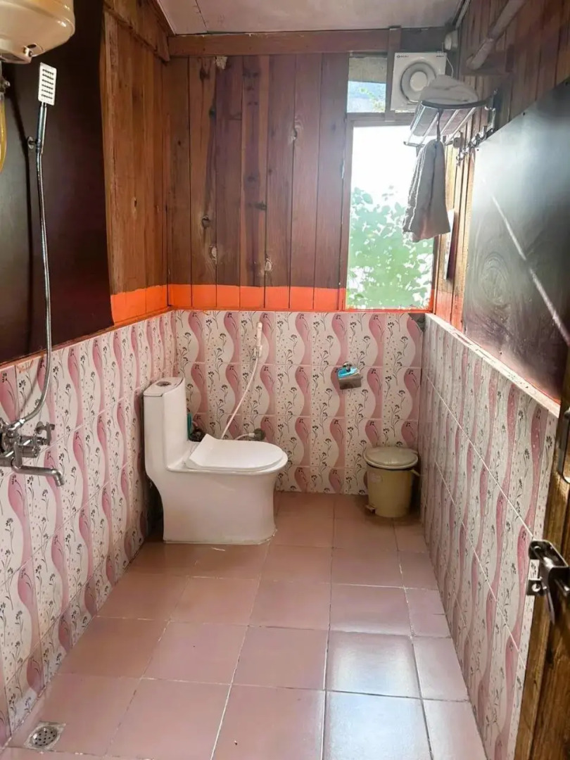 12 BHK Rustic hut in Dhaulsoot Village 3 km from Laxmijhula near Badrinath Road, Rishikesh, by GuestHouser (AE3B)