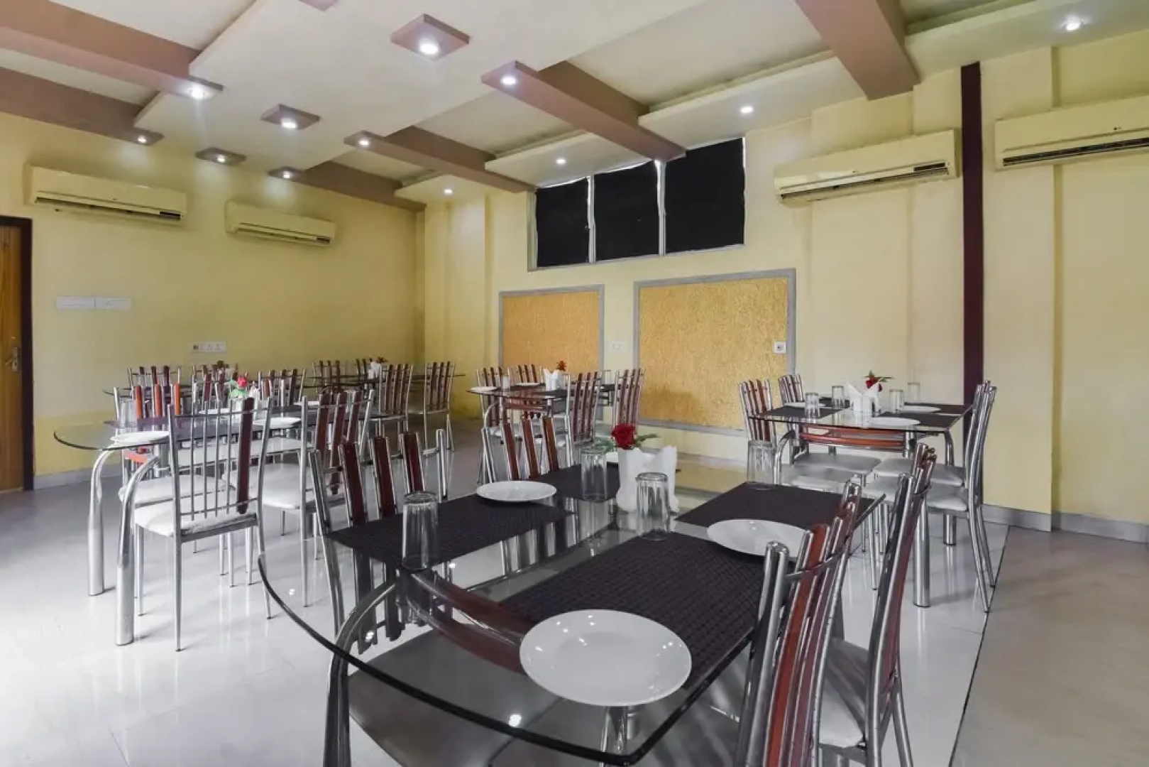 OYO 62127 Ritz Rivera