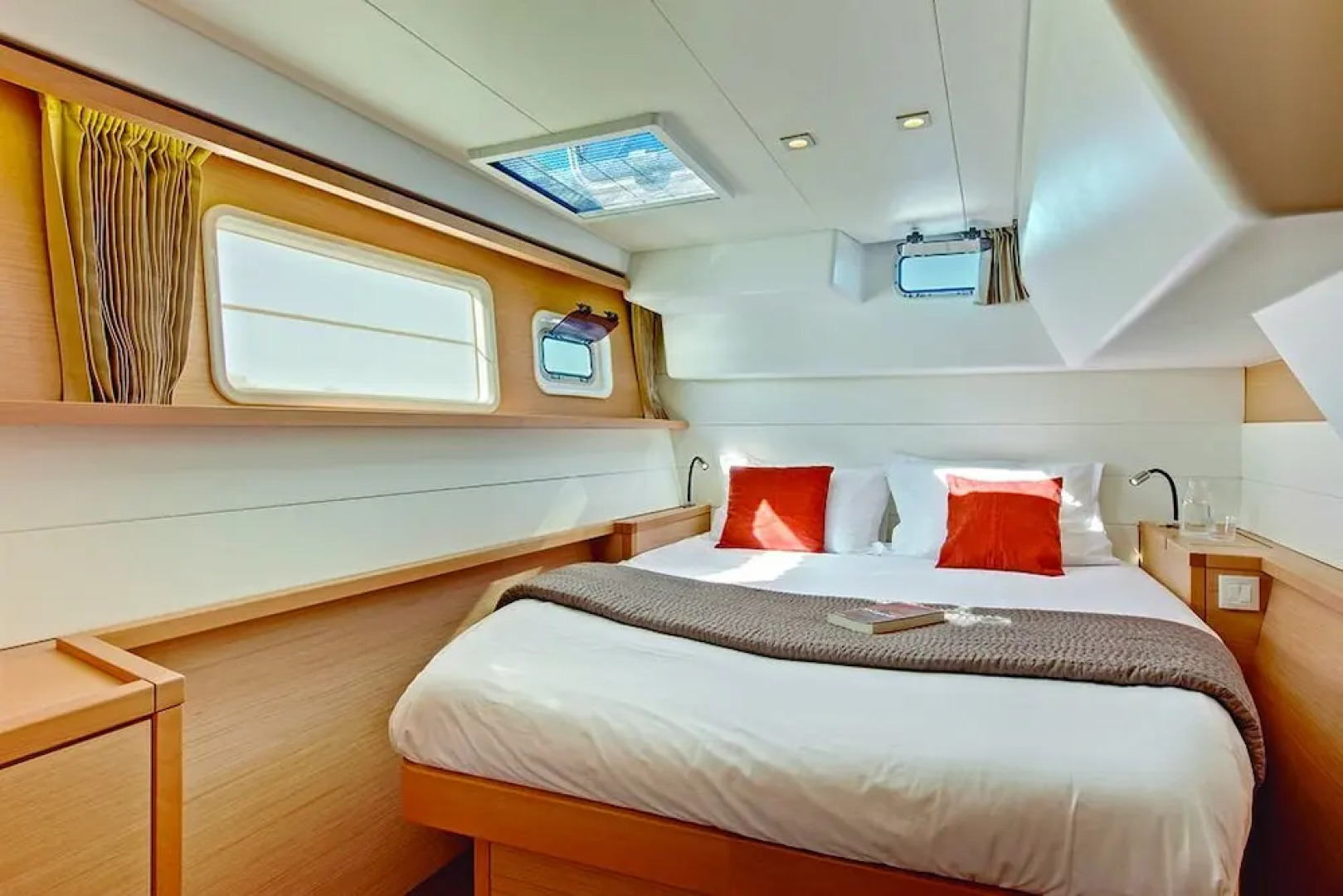 Catamarano Mauticat Boat & Breakfast