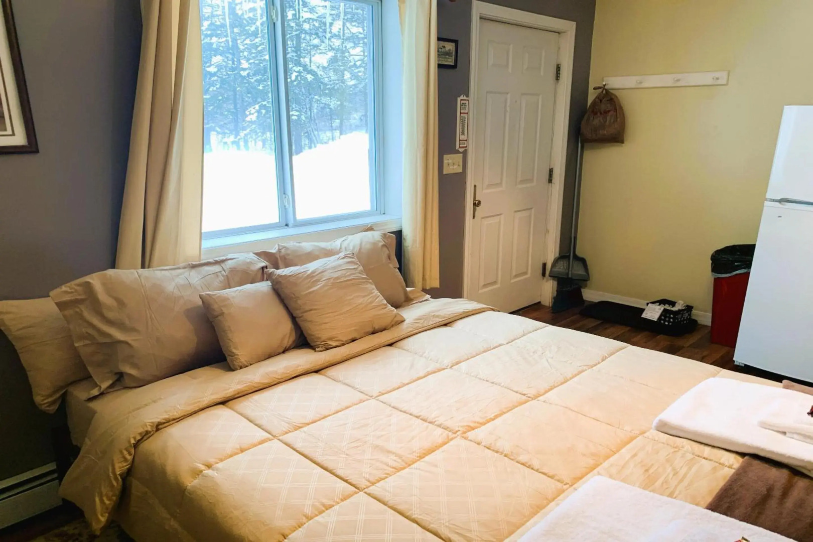 Love Hotels St John River by OYO at Fort Kent ME