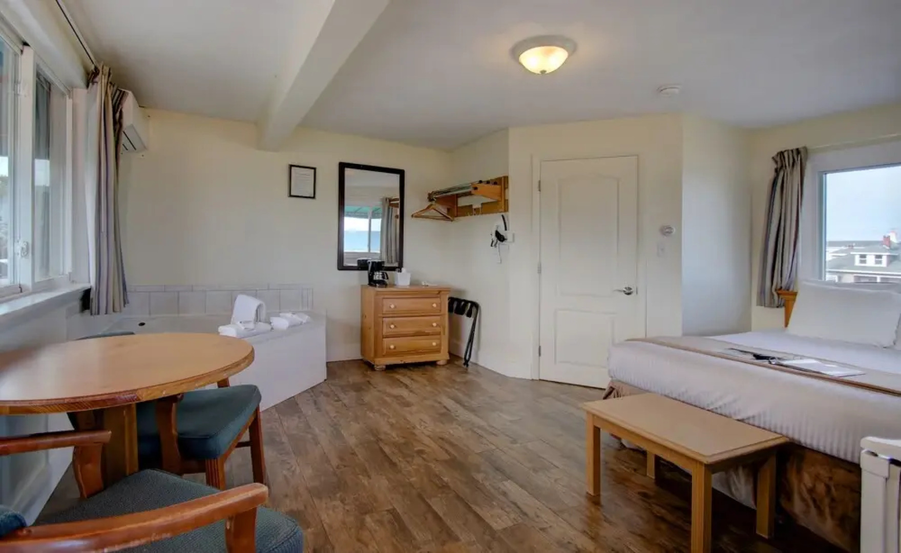 Sea Cliff House Motel