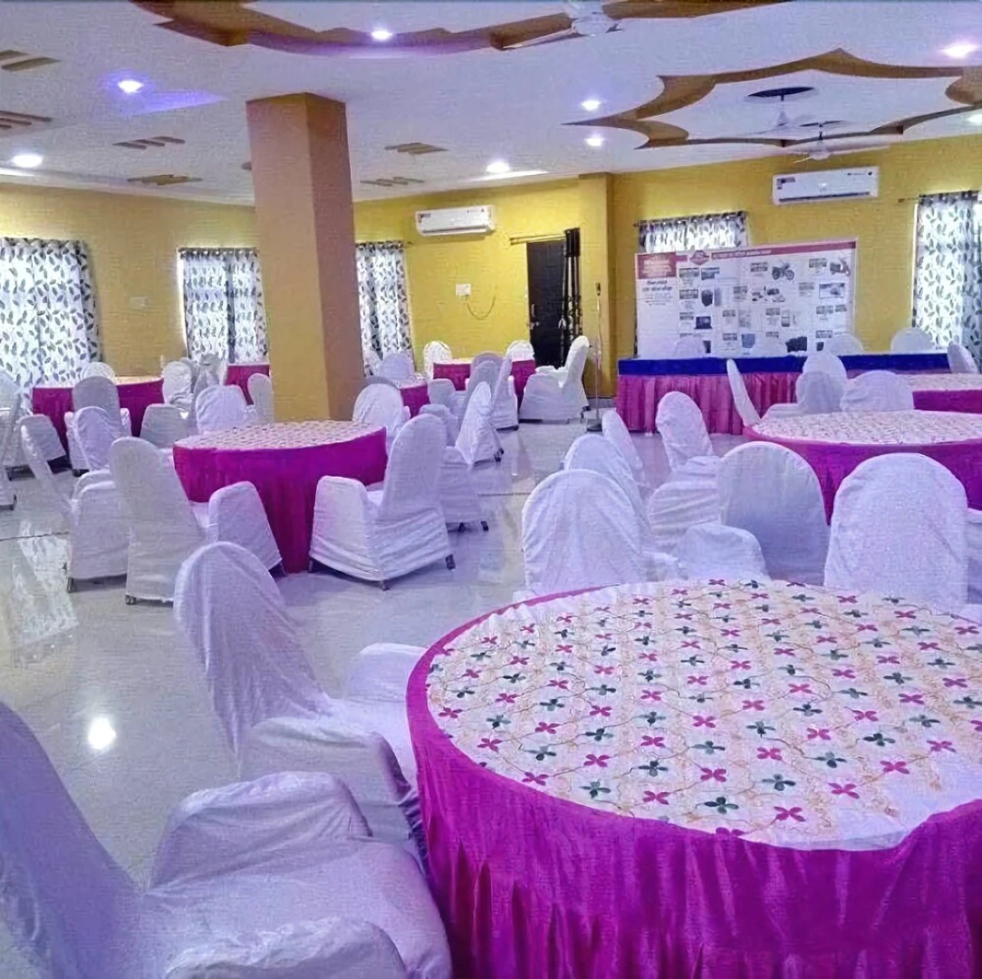 Hotel Raj International