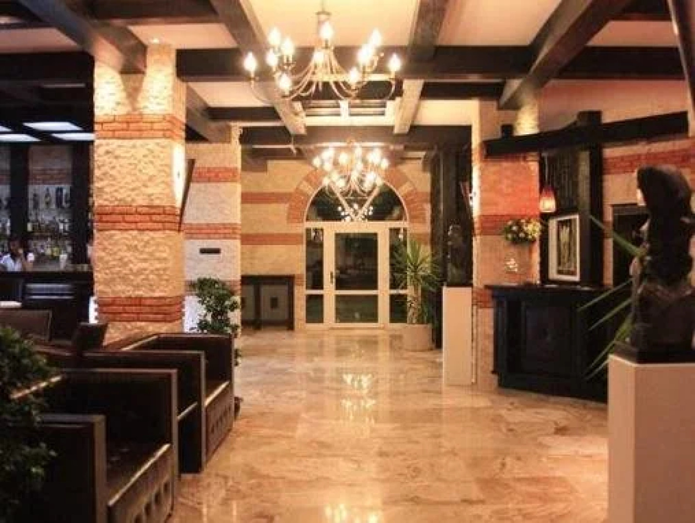 The Mill Hotel / Melnicata