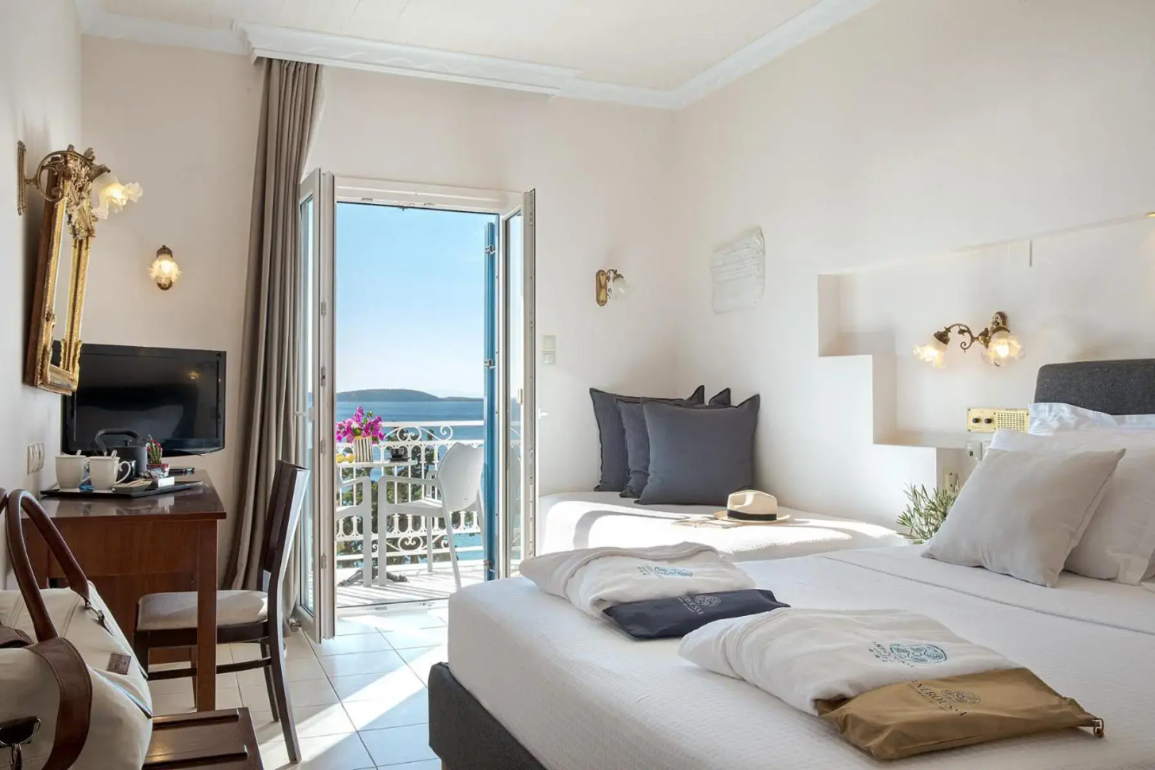 Aneroussa Beach Hotel