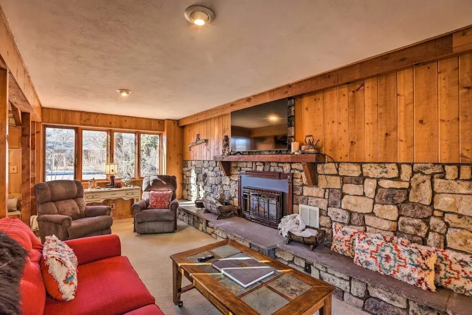 5 Mi to Dtwn Denver: Peaceful Lakewood Home!