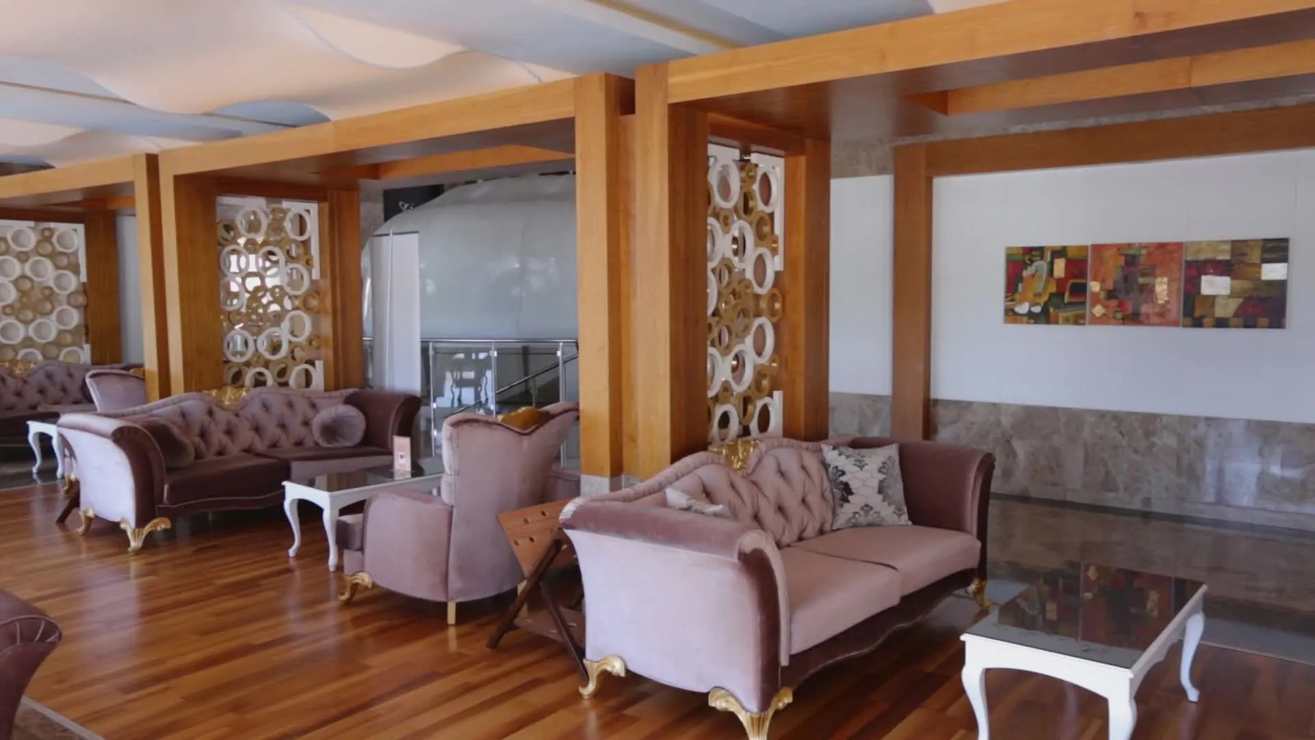 Saturn Palace Resort 