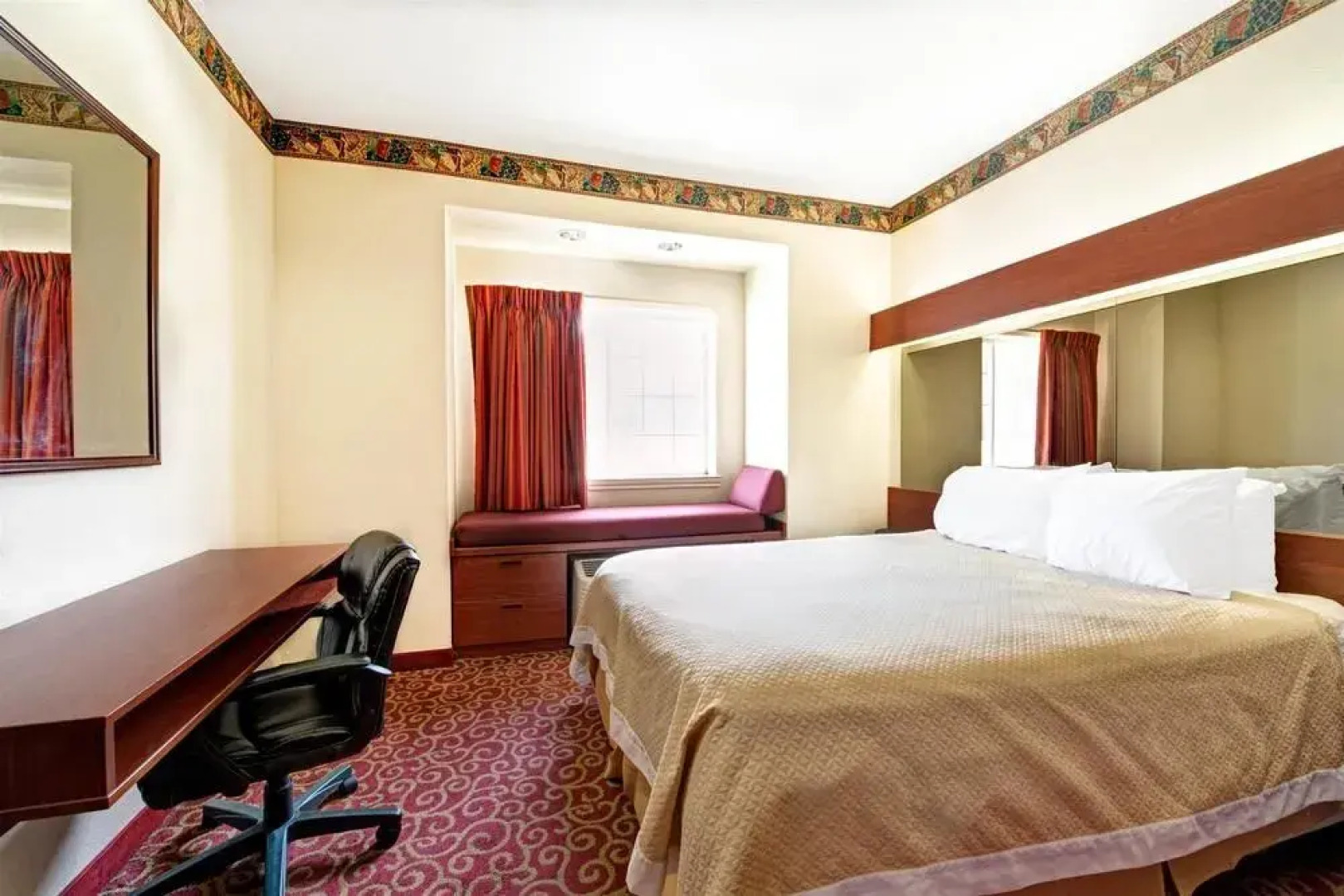 Days Inn & Suites Plano Medical Center/Dallas