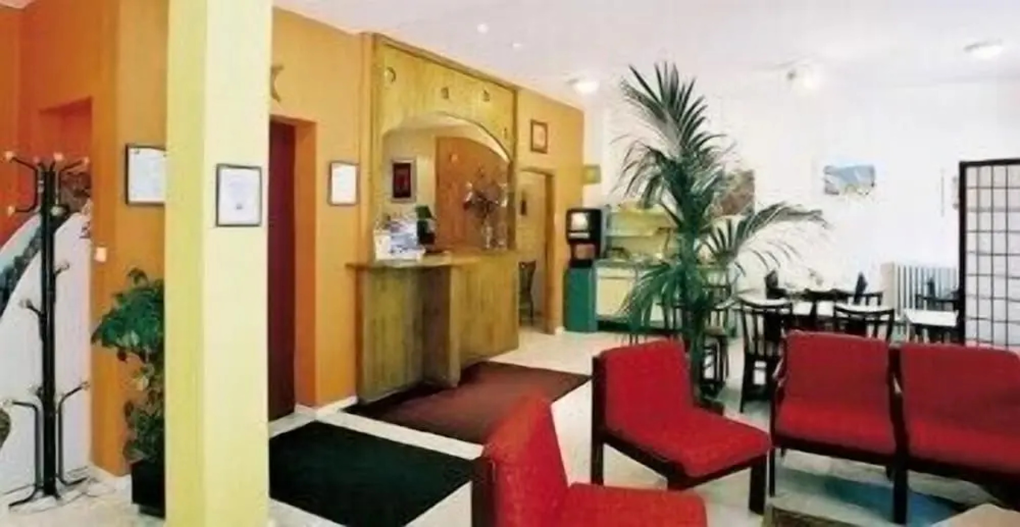 Hotel de Paris et des Voyageurs