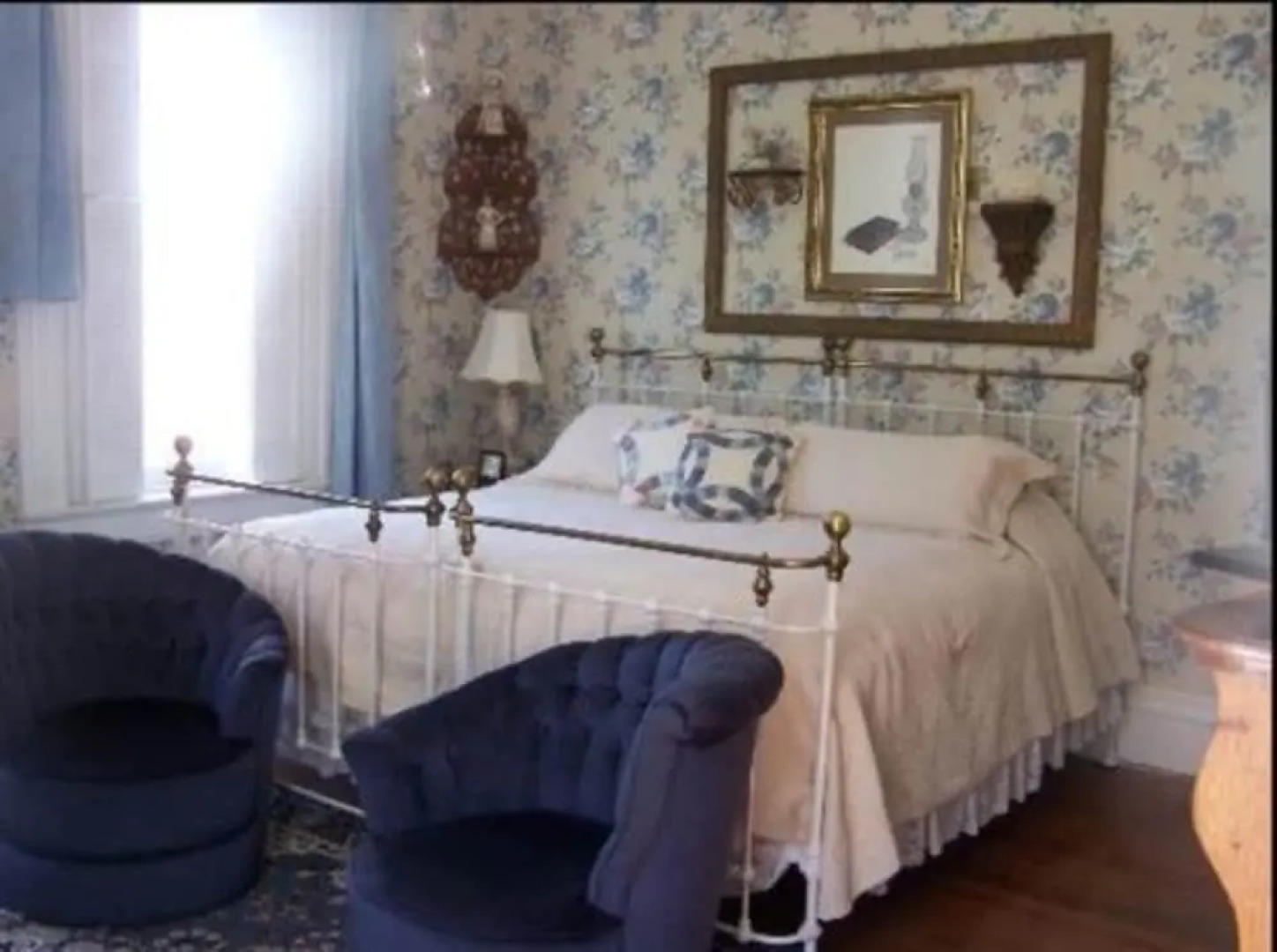 Victorian House Bed & Breakfast