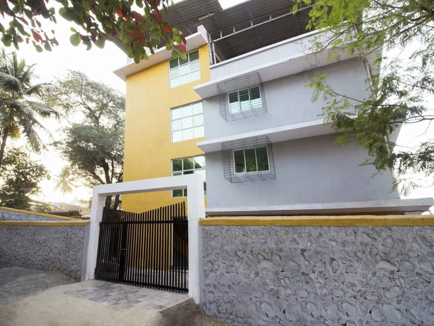 OYO 24621 The Star Hotel