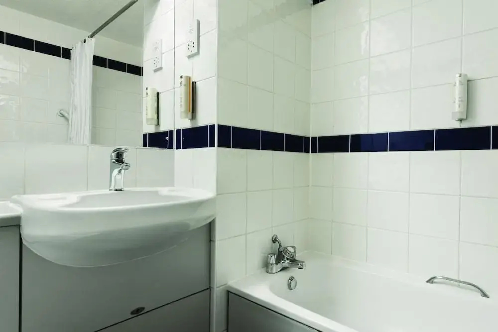 Days Inn By Wyndham Warwick South M40