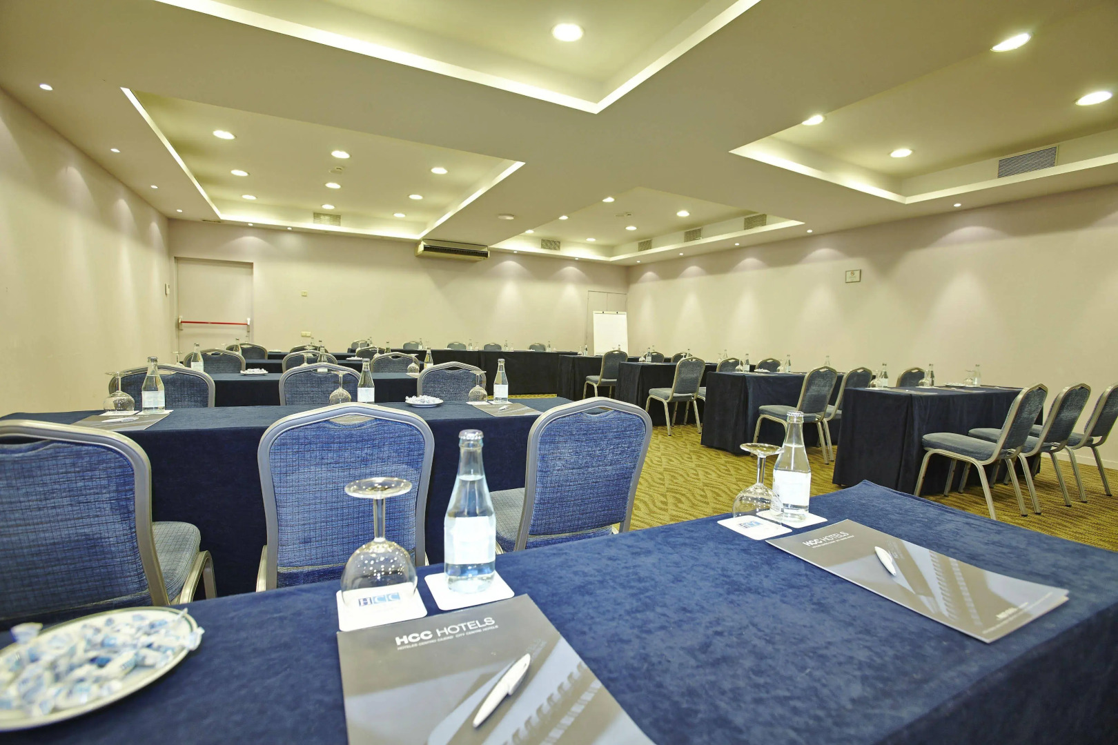 Отель Leonardo Hotel Barcelona Gran Via