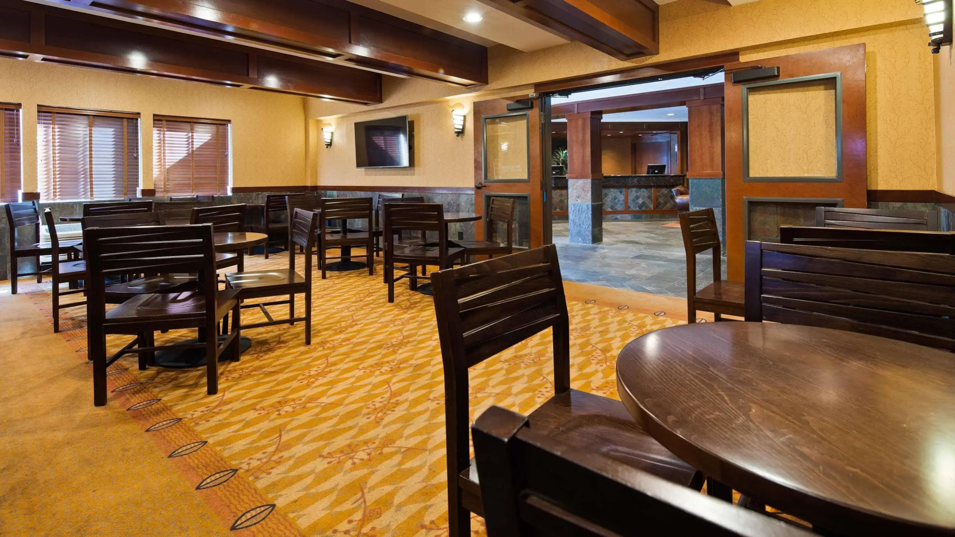 Lloyd Hotel Astoria Bayfront, an Ascend Collection Hotel