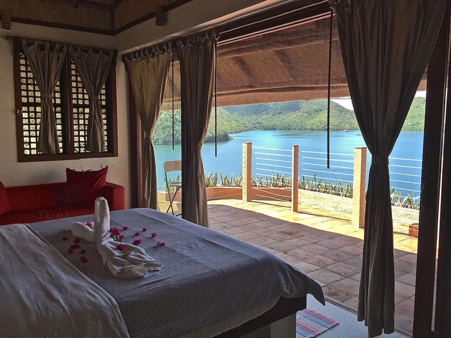 Stunning luxe 220sm villa by the sea entirely private with own pool