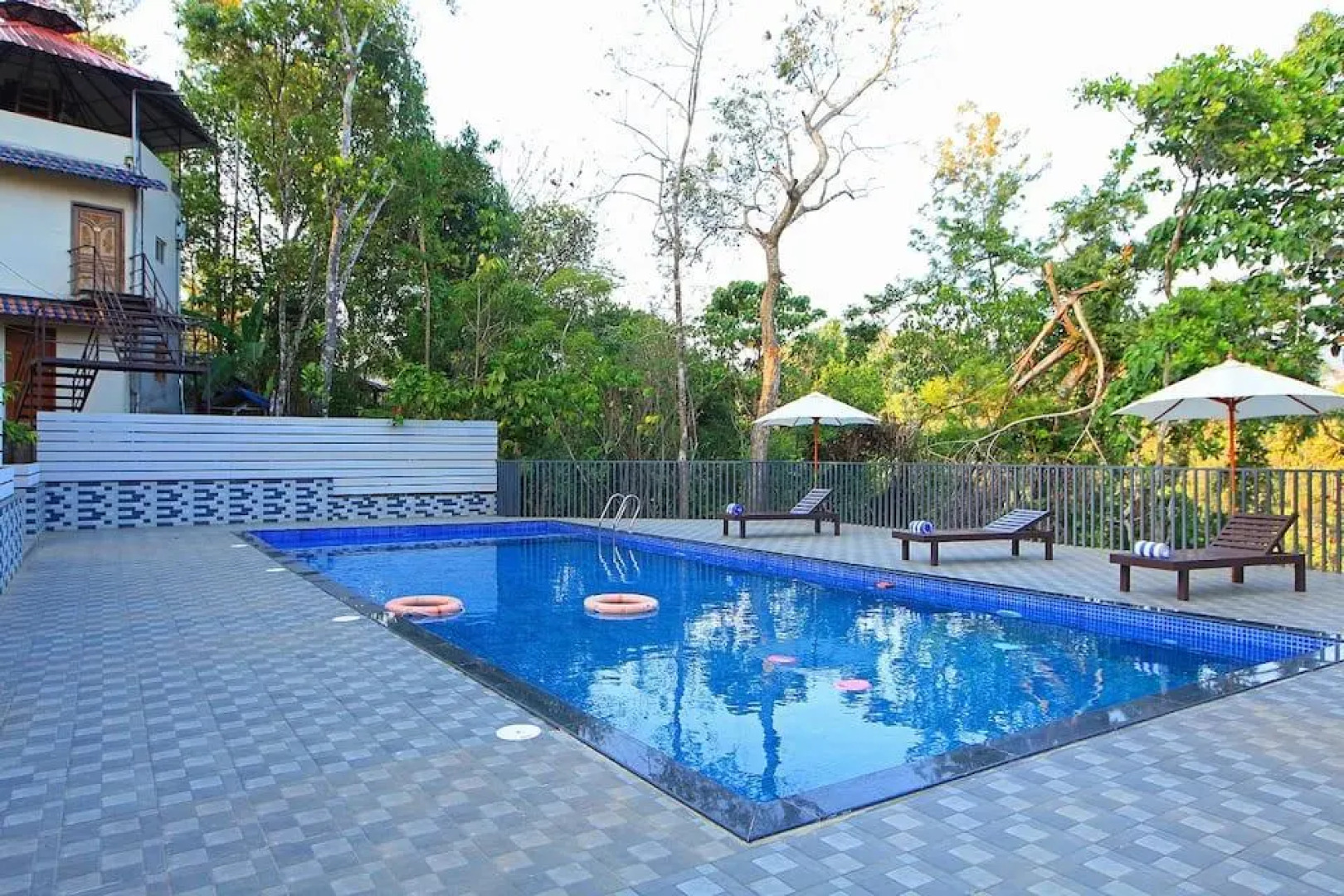 Lake n Hills Resorts