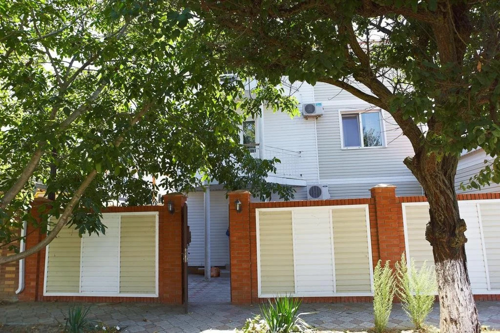 Cottage on Chernomorskaya 145