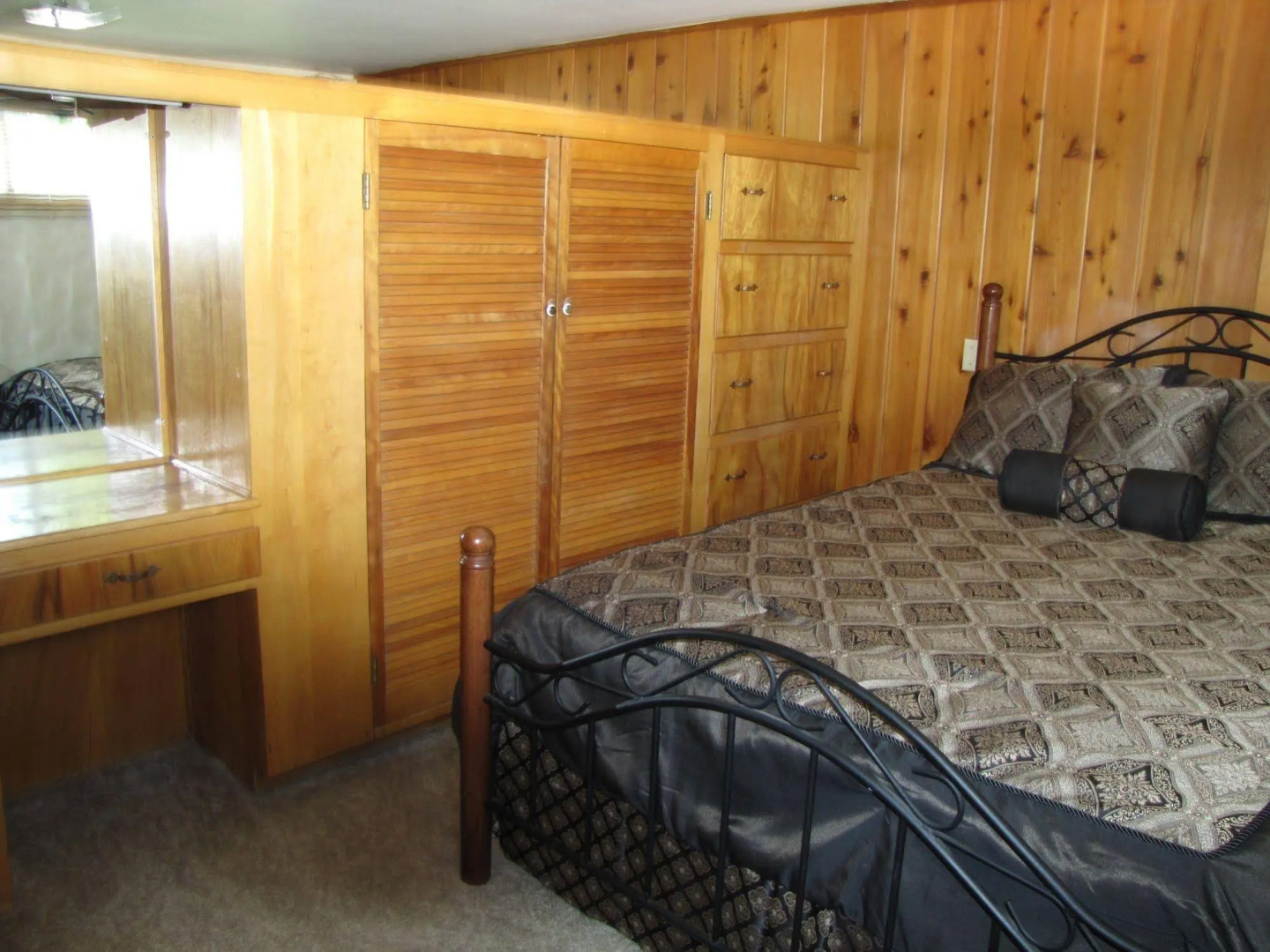 Kern Riverfront Lodge