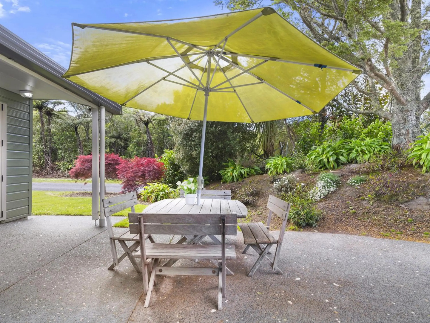 Rainbow Cottage - Lake Tarawera Cottage