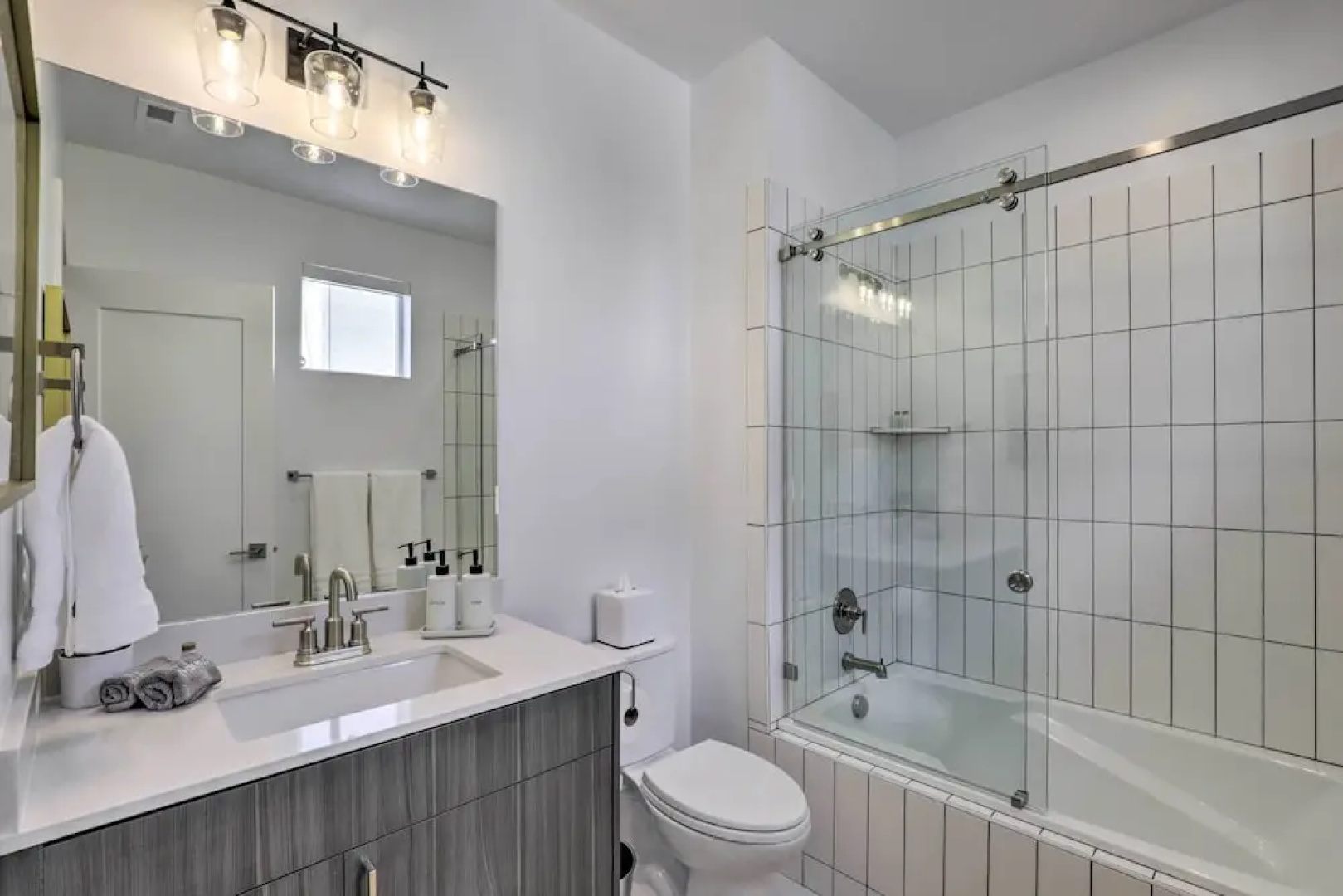 Chic & Sunny Provo Townhome w/ Rooftop Deck!