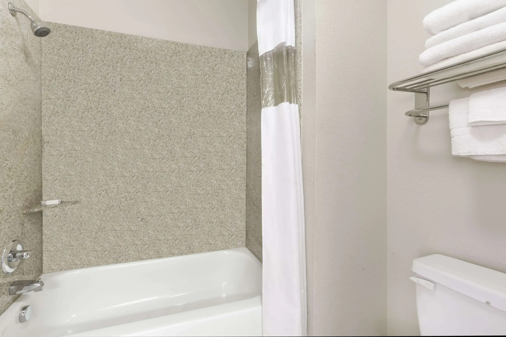 Super 8 by Wyndham Alvarado