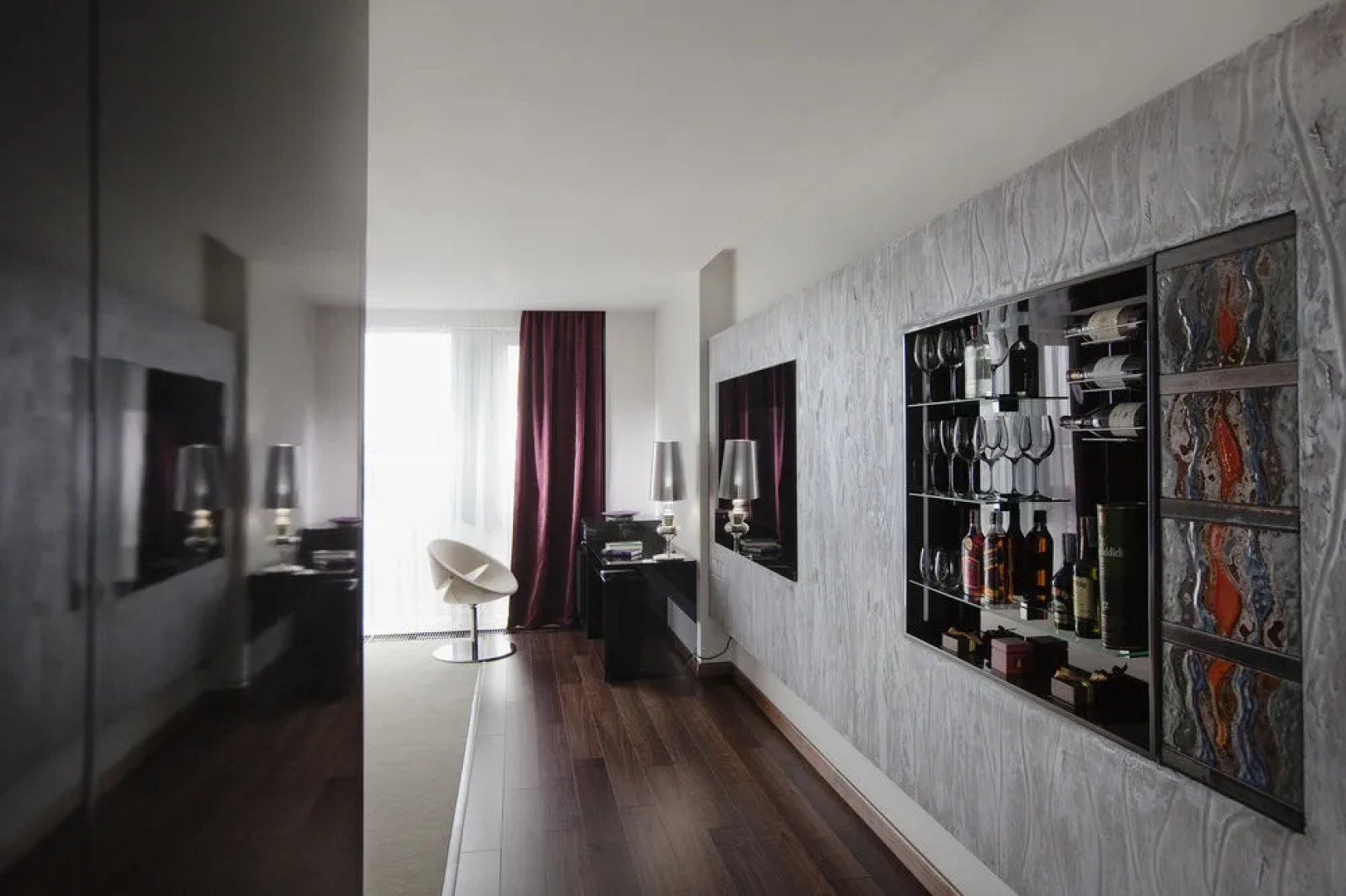 Дизайн-отель 11 Mirrors