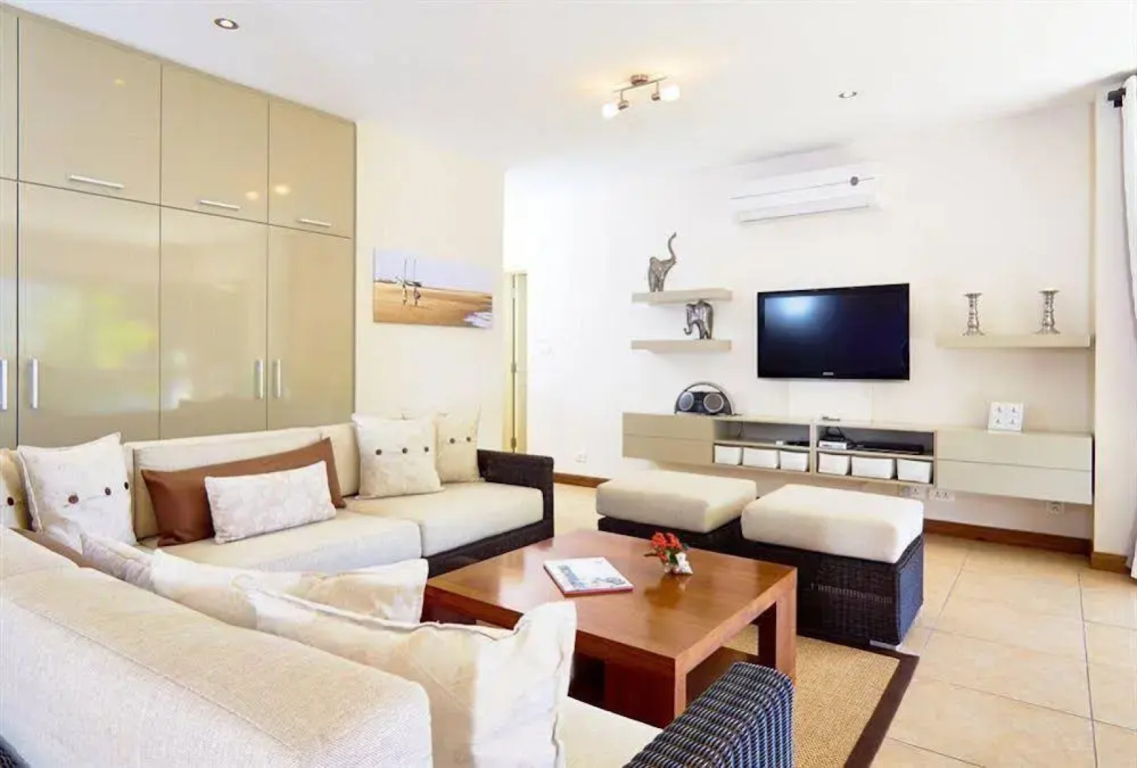 Bon Azur Elegant Suites & Penthouses