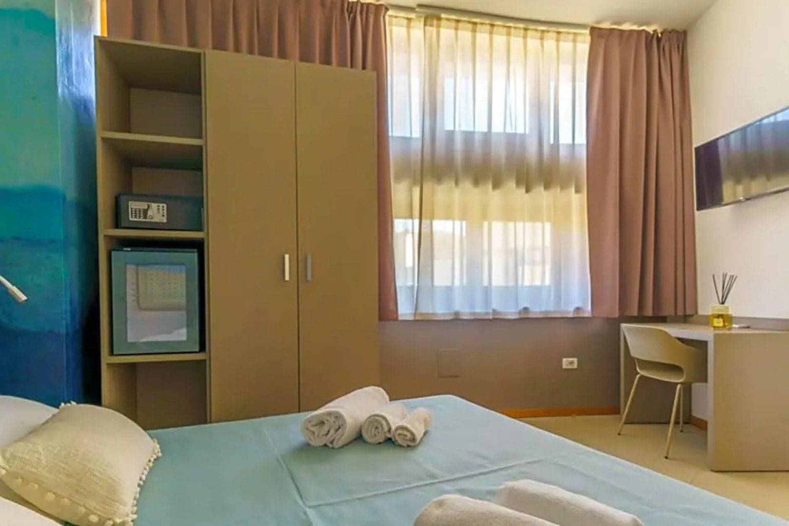 CSA Holiday House Hotel