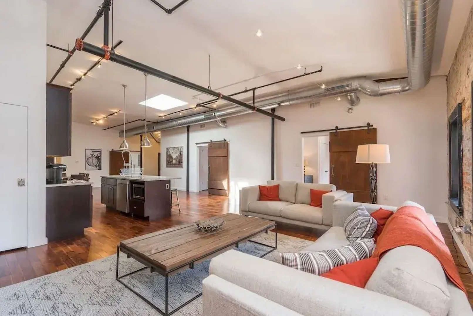 Luxurious Million-dollar Condo w/ Perfect Location