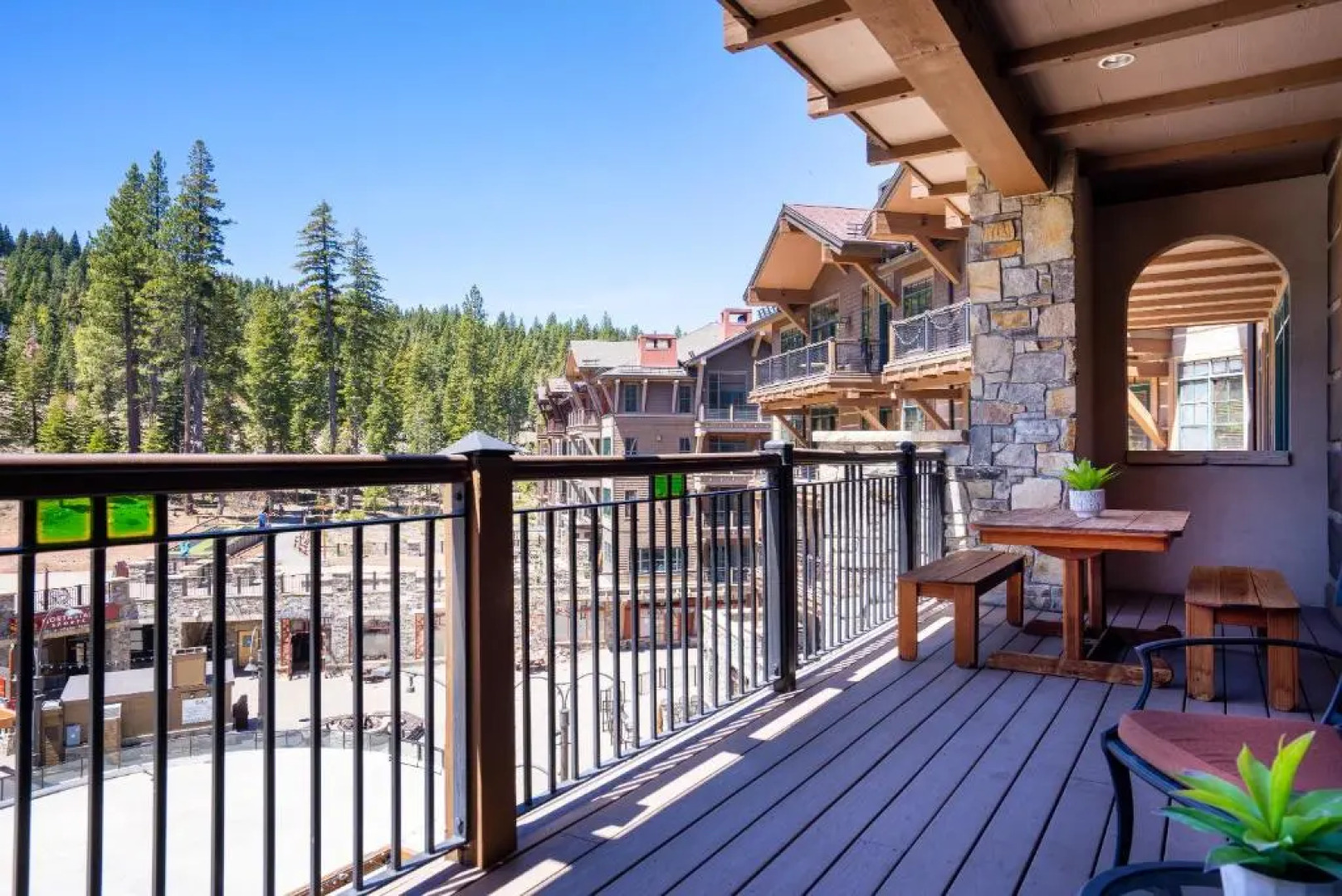 Reduce Rates w/ Skating Rink View in Northstar Village! Great Bear 404