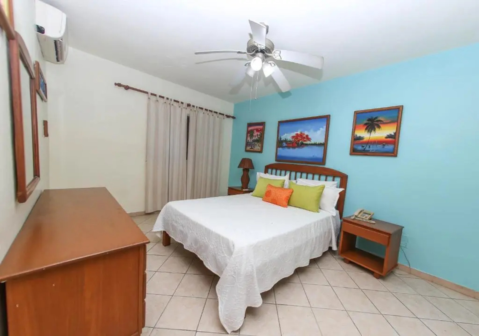 Acuarium Suite Resort