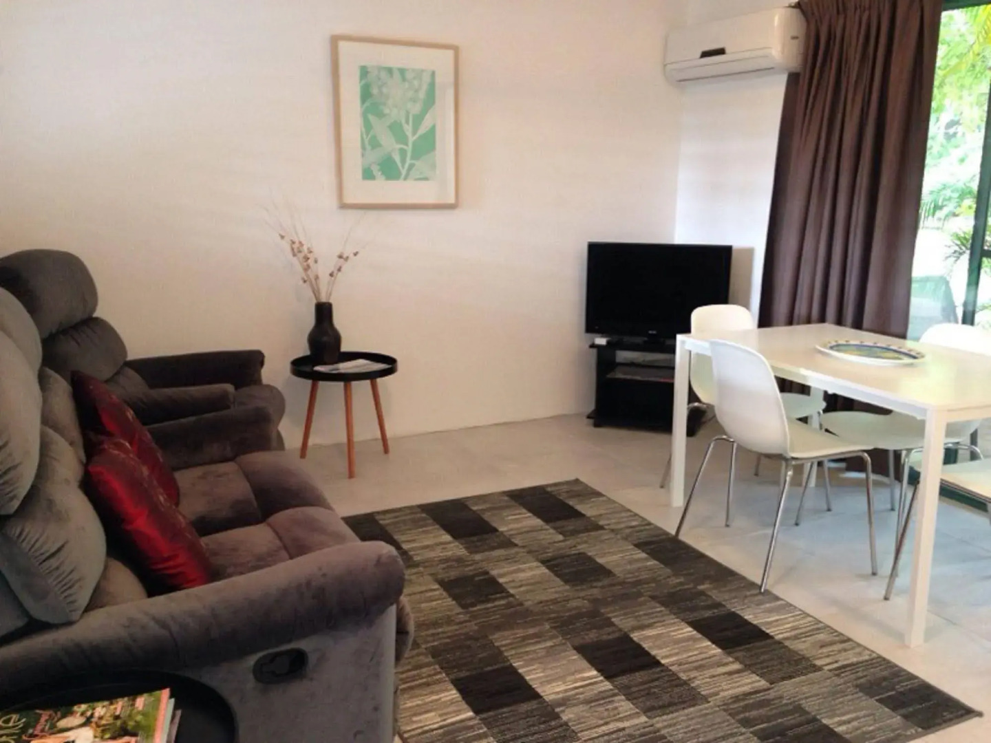 Chez Noosa Holiday Apartments