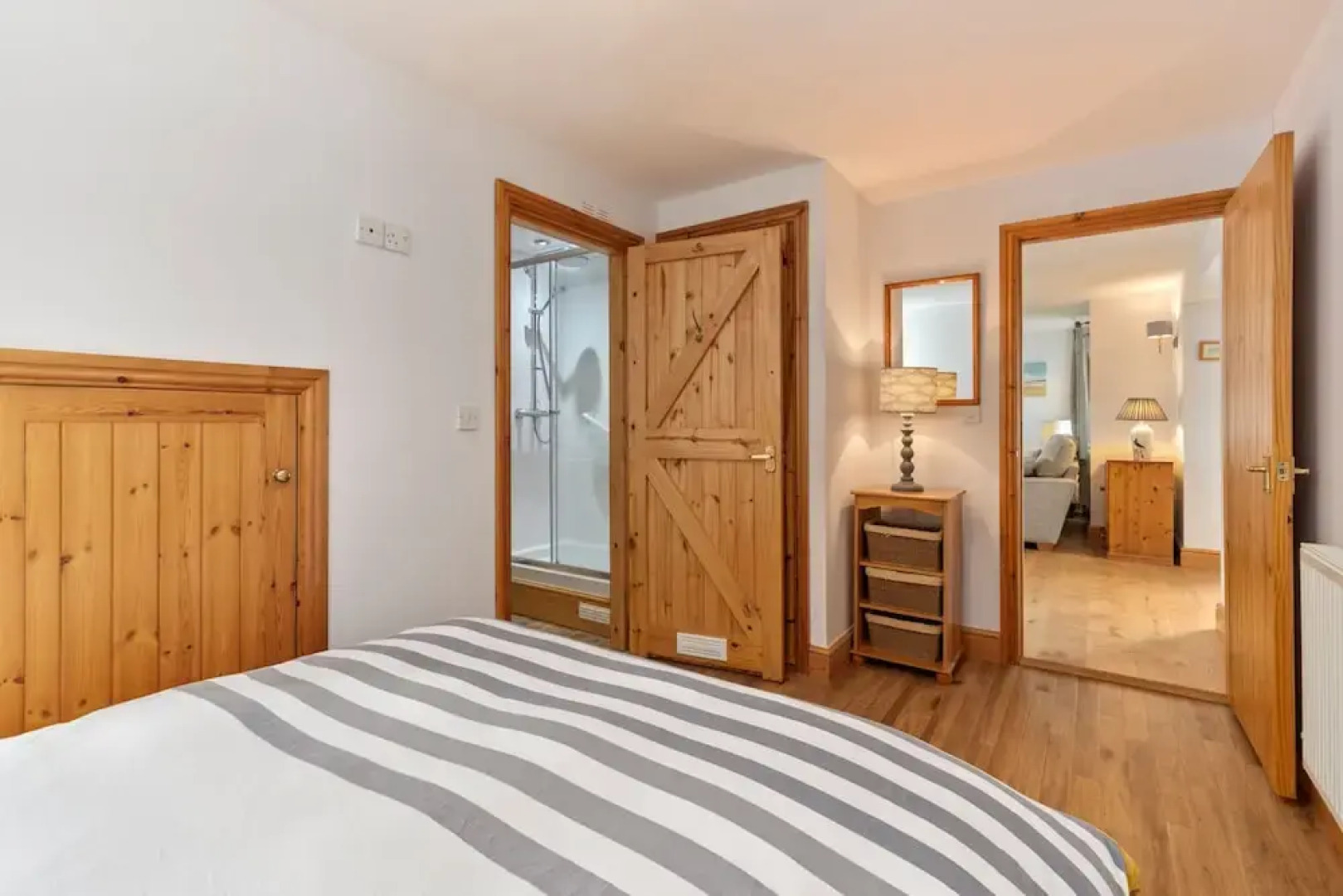 Two Hoots - Peaceful Cottage Rural Views