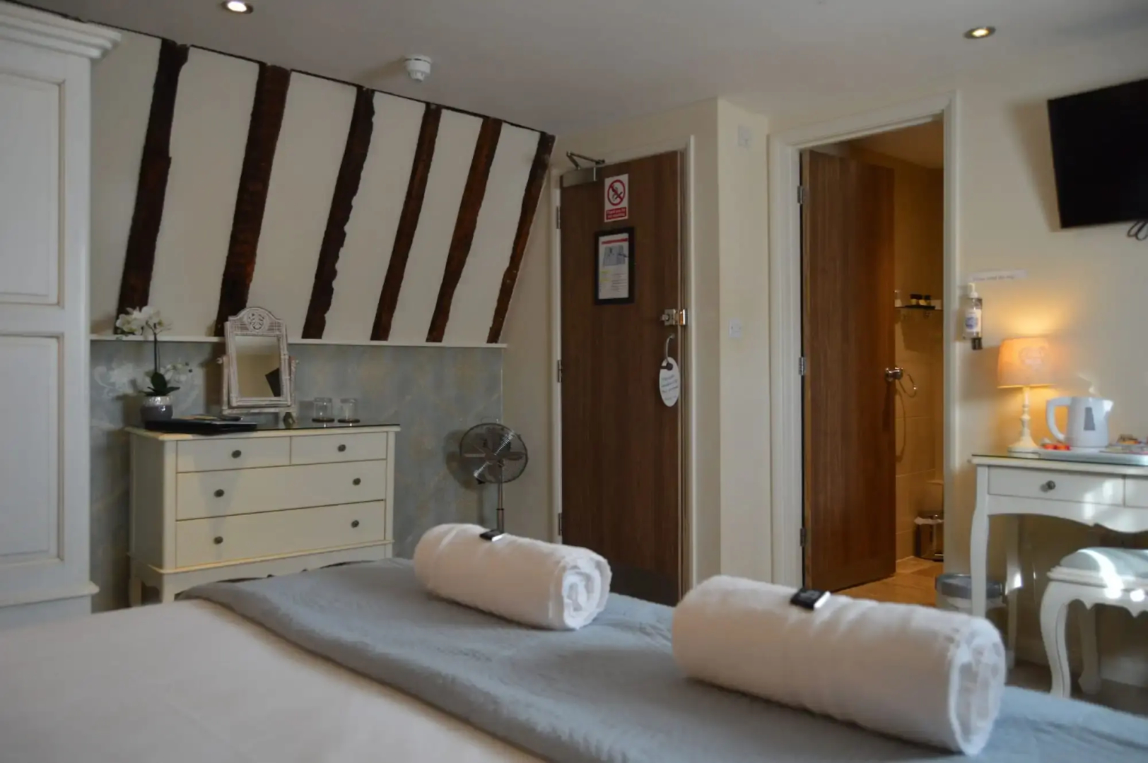 Le Bouchon Brasserie & Hotel
