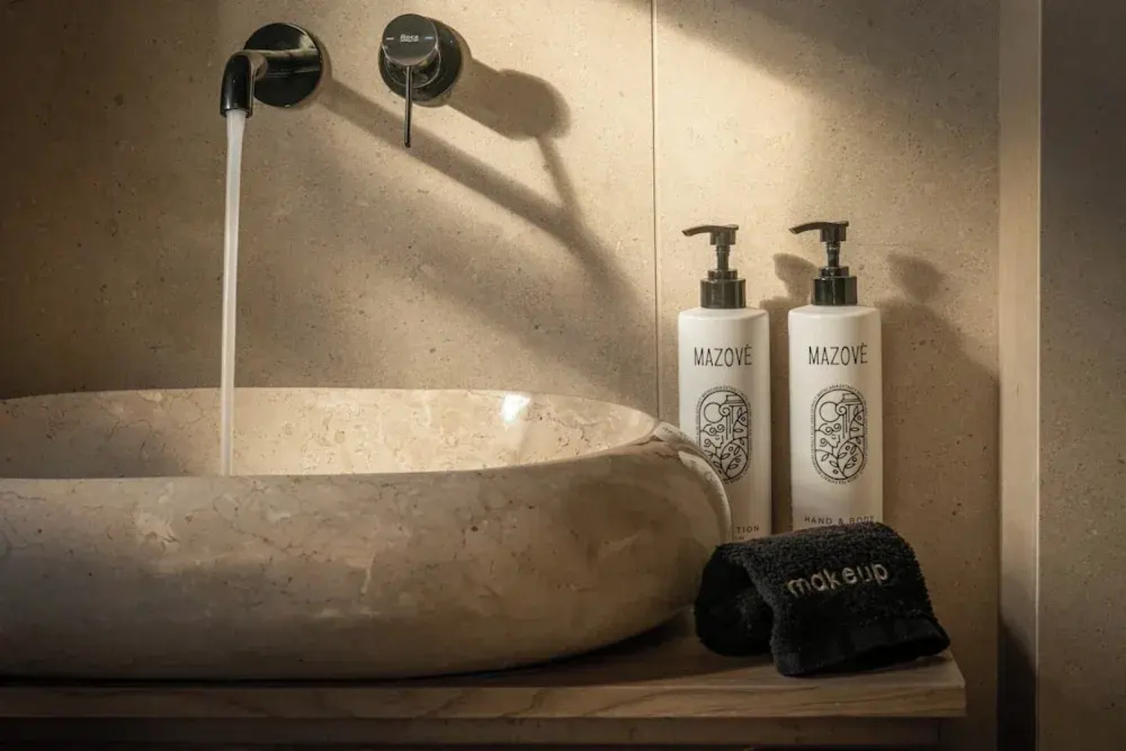 Mint Villa by Checkin