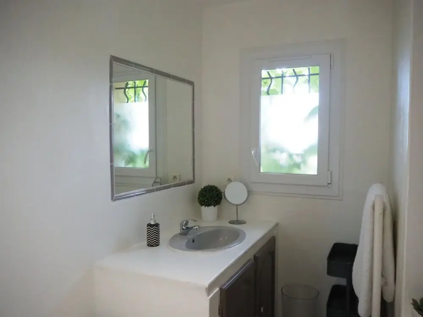 Holiday Home in Pertuis With Private Pool
