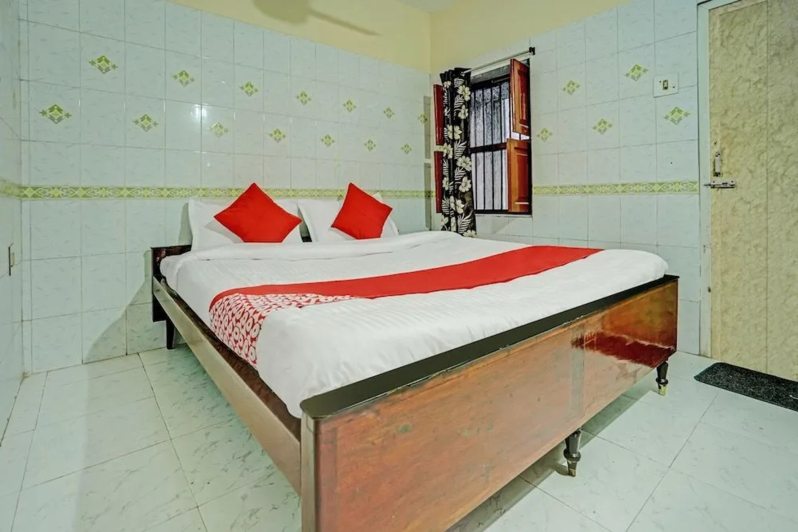 Spot On 49747 Bikram Stays