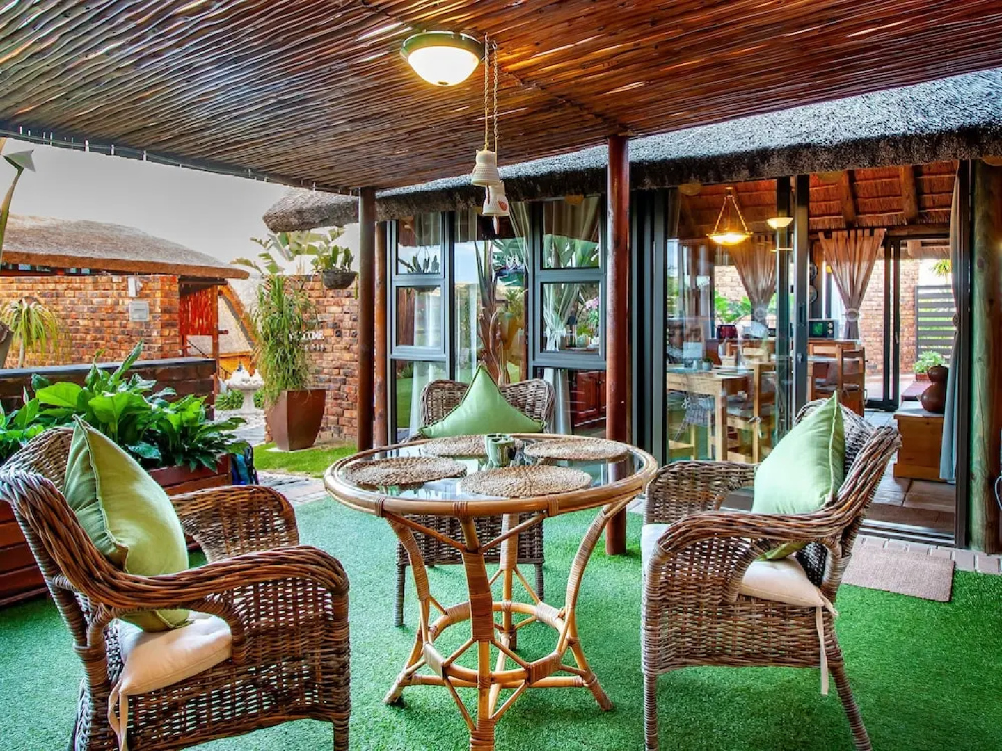 The Owls Inn Country Villa's