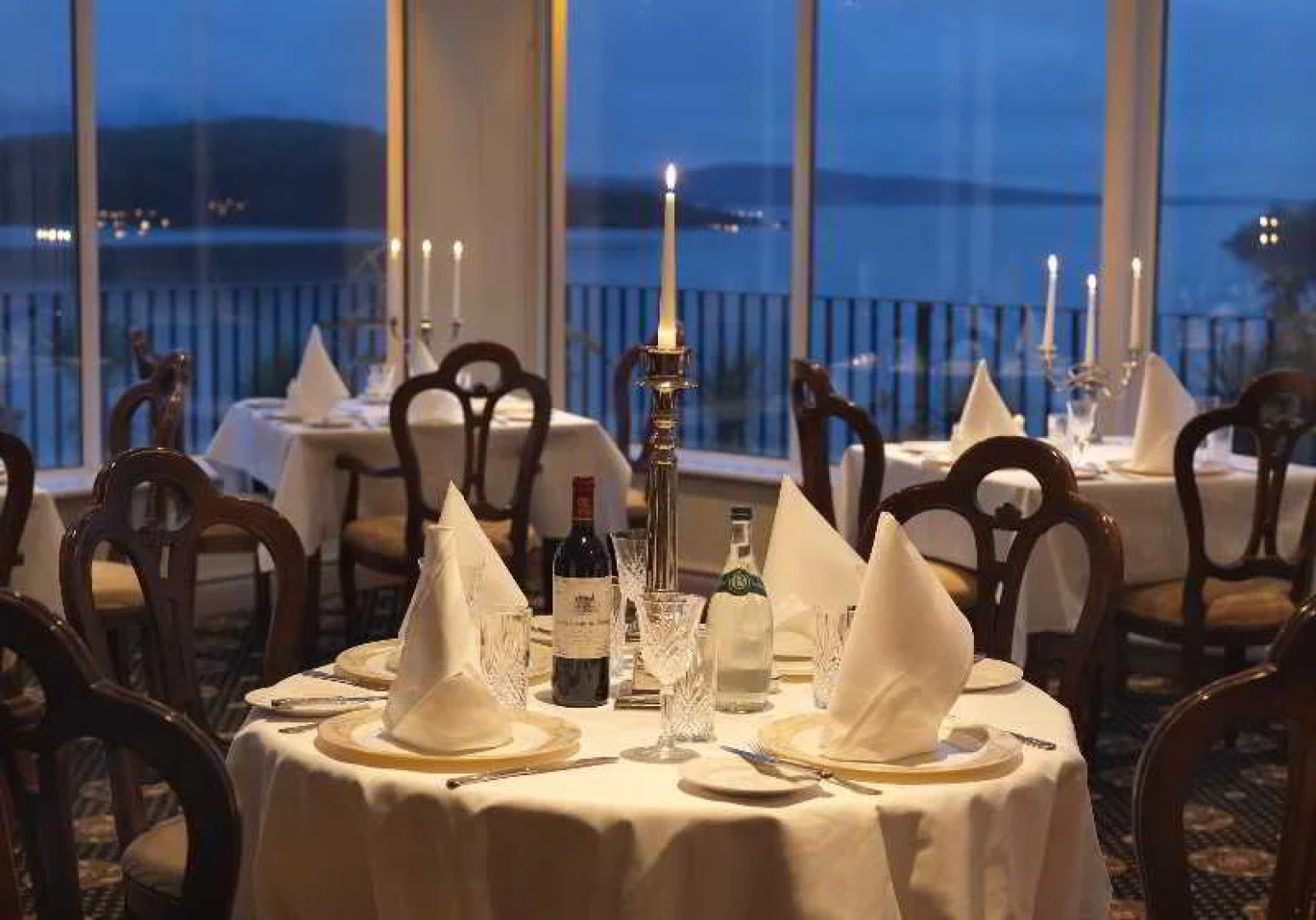 Pontoon Bridge Hotel