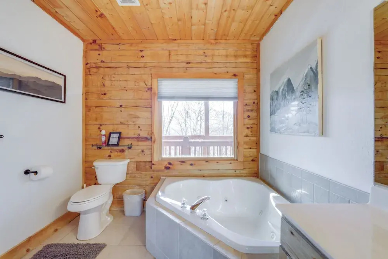 Luxury Mountain Cabin With Hot Tub & Pool Table!
