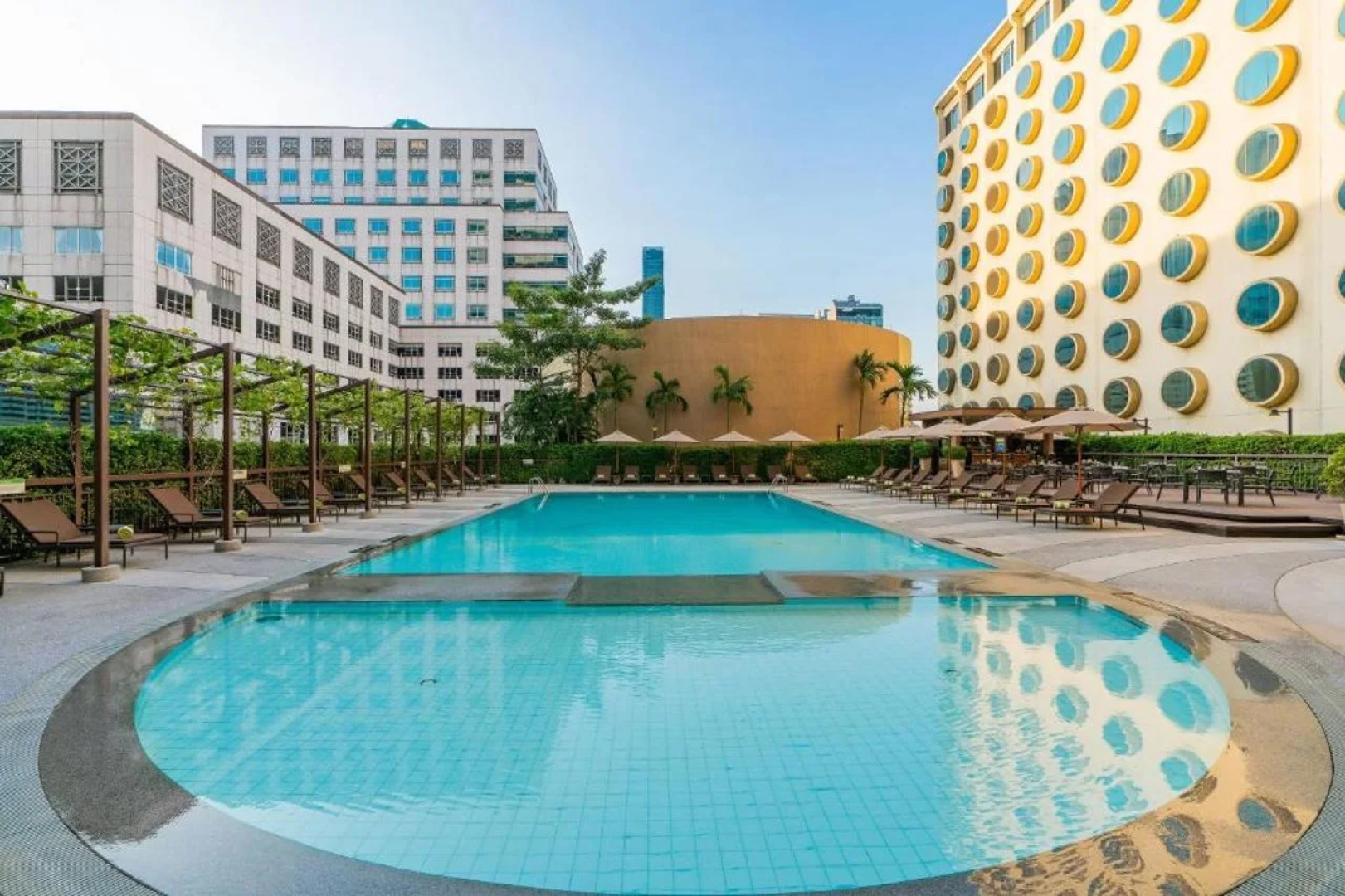 Holiday Inn Bangkok Silom by IHG