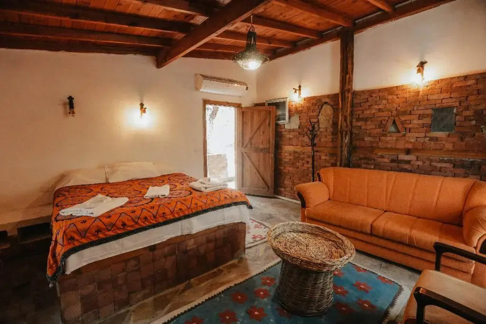 Kayserkaya Cottages & Camping